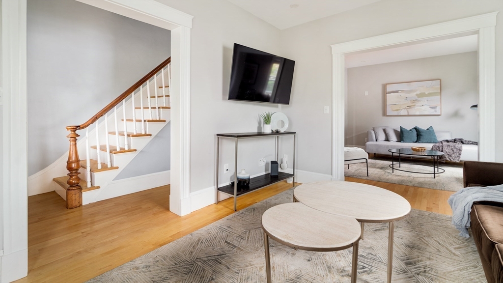 Somerville, Massachusetts 02143, United States, 3 Bedrooms Bedrooms, ,3 BathroomsBathrooms,Residential,Contingent,153228