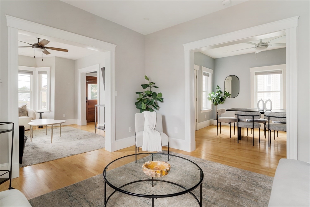 Somerville, Massachusetts 02143, United States, 3 Bedrooms Bedrooms, ,3 BathroomsBathrooms,Residential,Contingent,153228