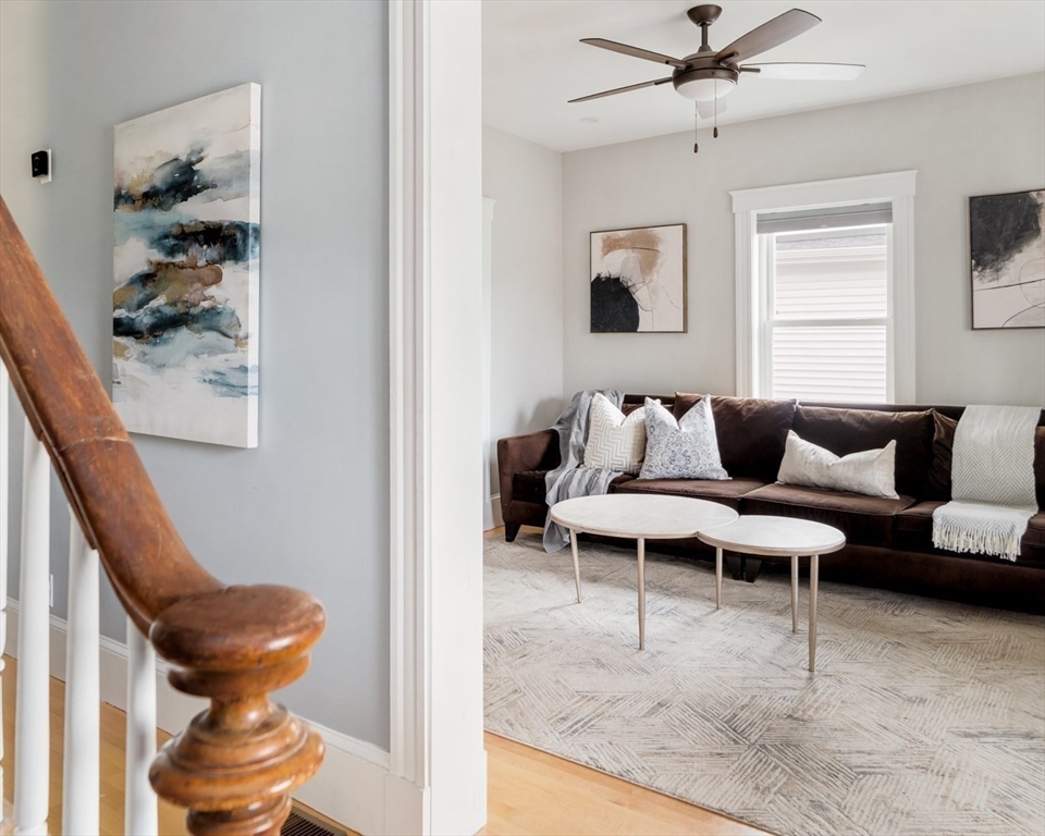 Somerville, Massachusetts 02143, United States, 3 Bedrooms Bedrooms, ,3 BathroomsBathrooms,Residential,Contingent,153228