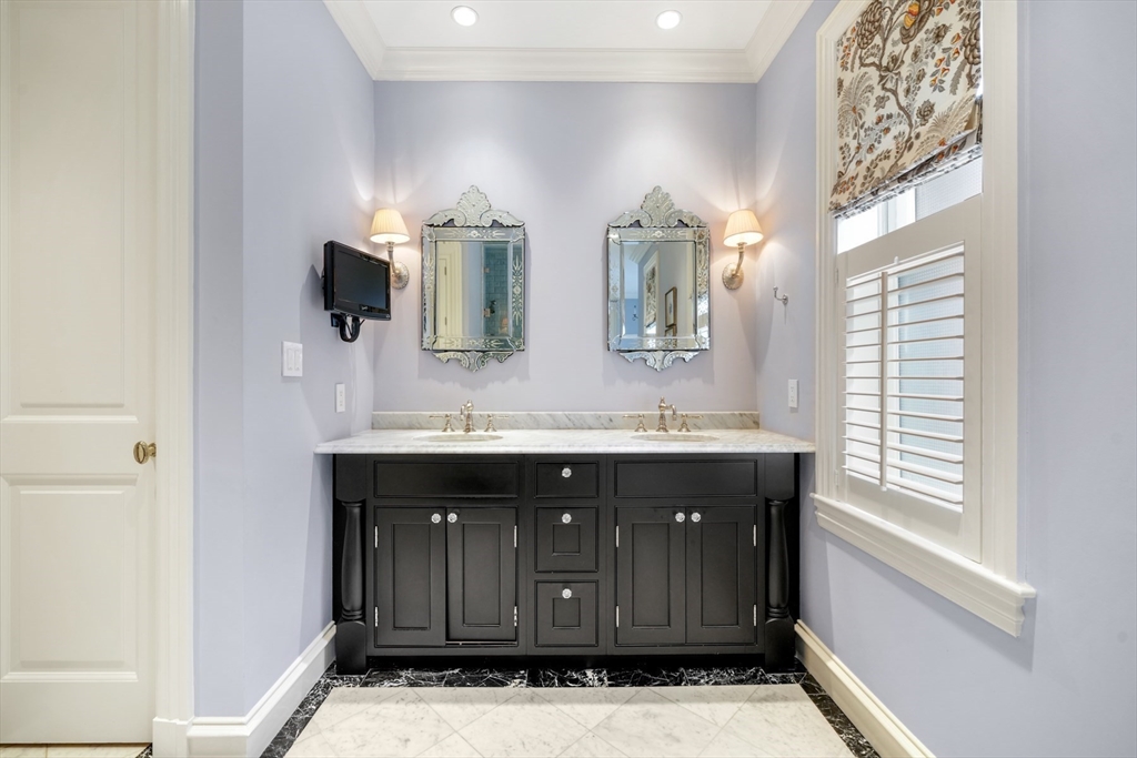 36 Commonwealth Avenue 2