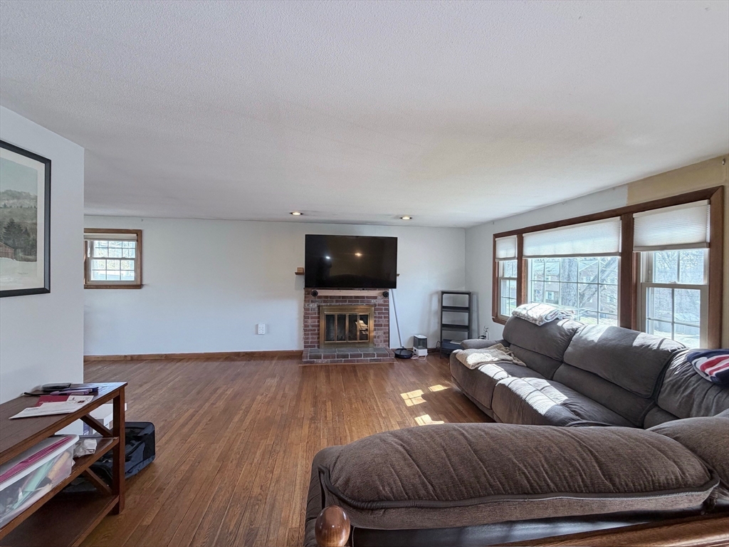 58 Bowdoin Dr