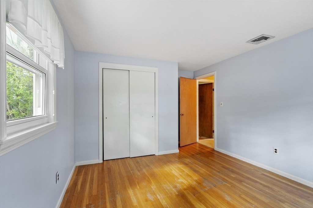 122 Milton St, Waltham, MA Photo #12