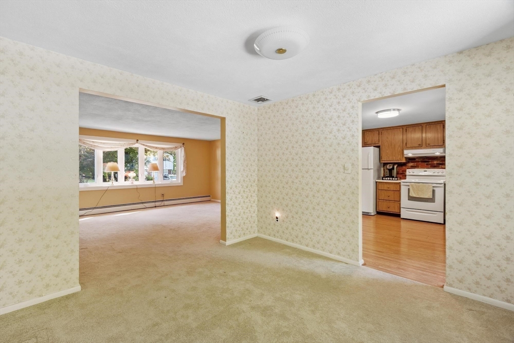 122 Milton St, Waltham, MA Photo #8