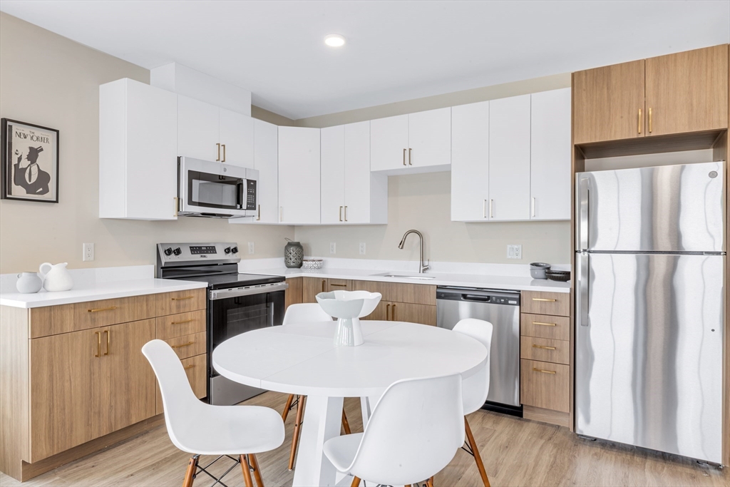 375 Cummins Highway 402