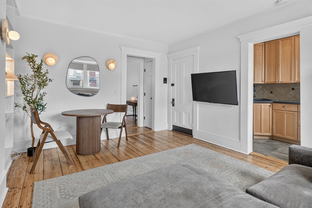 24 Harvard St 4
