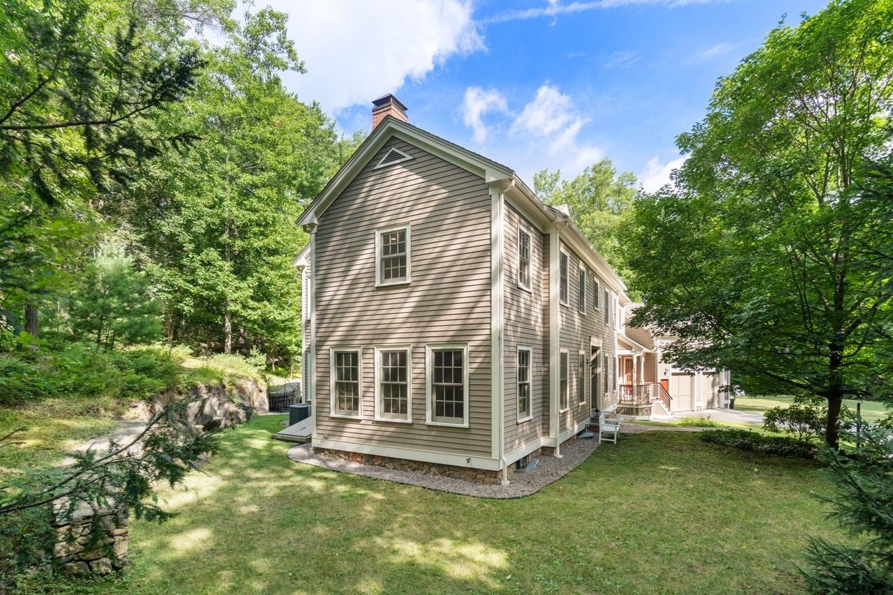 32 Perry Lane