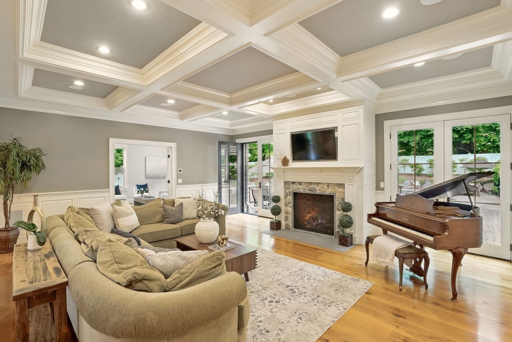 4 Abbott Ln