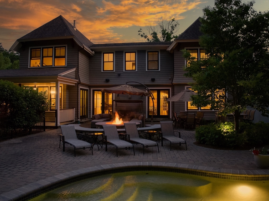 4 Abbott Ln