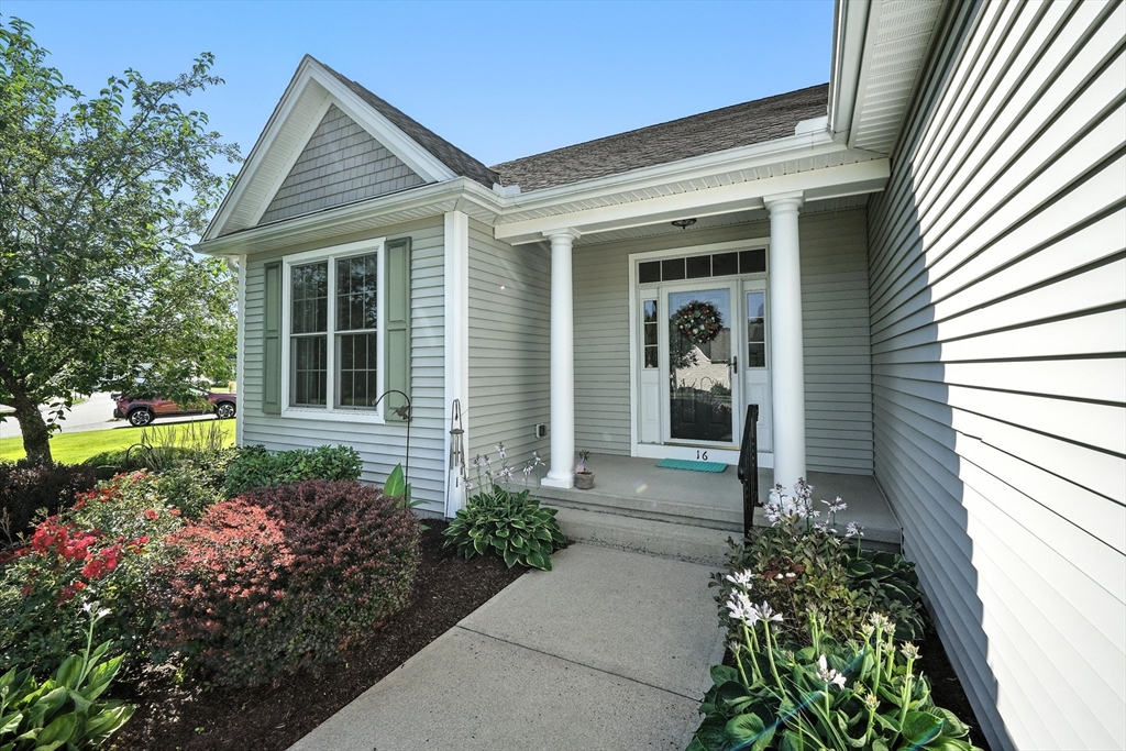 16 Broadleaf Circle 16