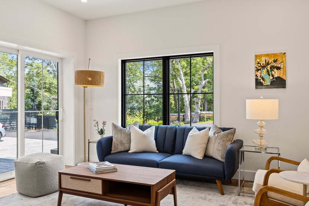 50 Nelson Ave 4