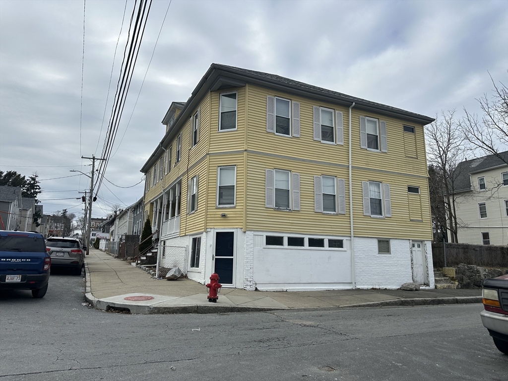 23 25 Austin St