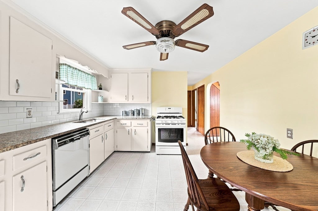 46 Fetherston Ave, Lowell, MA Photo #10