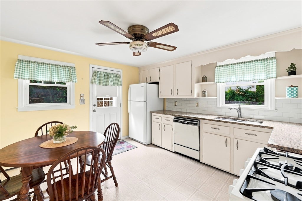 46 Fetherston Ave, Lowell, MA Photo #9