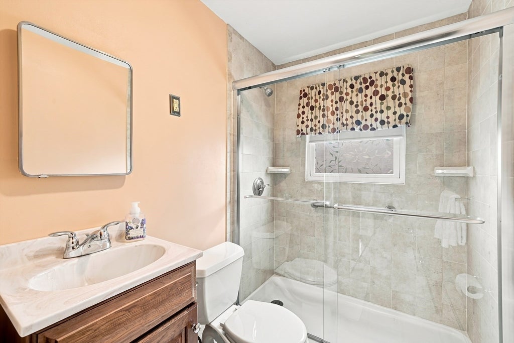 46 Fetherston Ave, Lowell, MA Photo #14