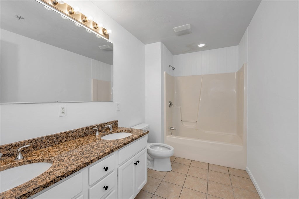 688 Gorham Street #688, Lowell, MA, 688 Gorham Street #688, Lowell, MA Photo #16