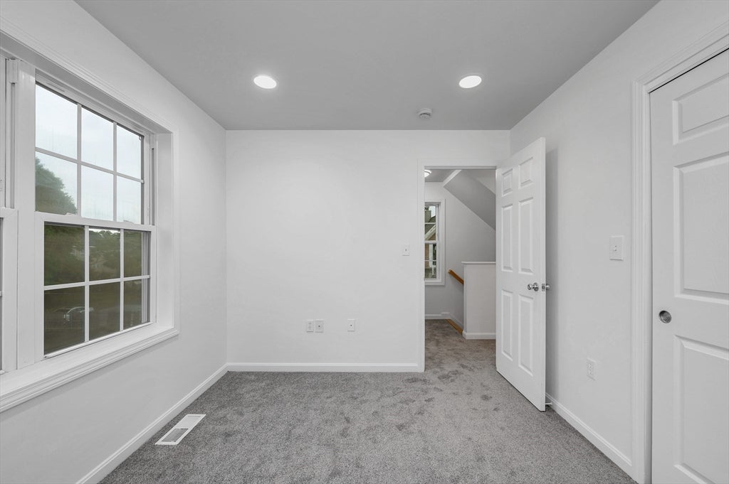 688 Gorham Street #688, Lowell, MA, 688 Gorham Street #688, Lowell, MA Photo #14