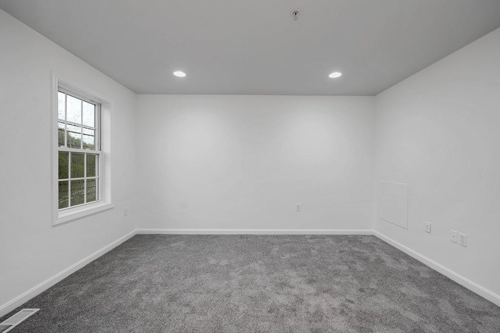 688 Gorham Street #688, Lowell, MA, 688 Gorham Street #688, Lowell, MA Photo #20