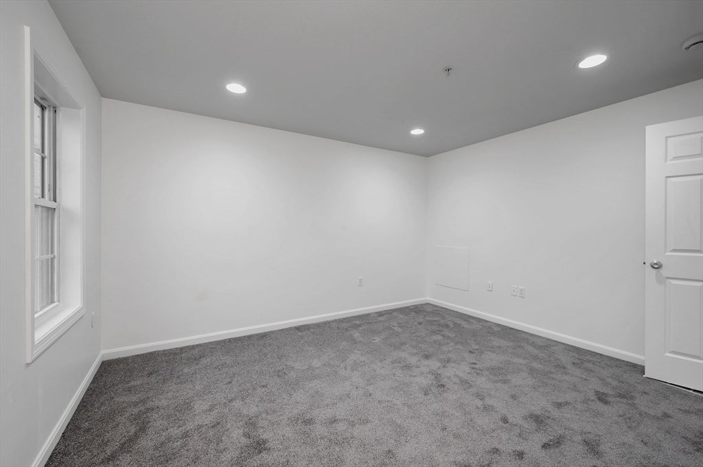 688 Gorham Street #688, Lowell, MA, 688 Gorham Street #688, Lowell, MA Photo #19