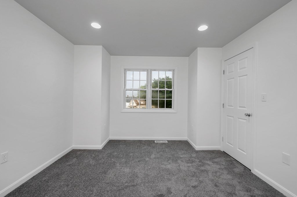 688 Gorham Street #688, Lowell, MA, 688 Gorham Street #688, Lowell, MA Photo #23