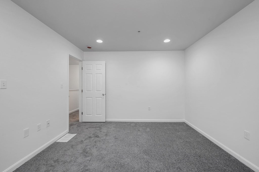 688 Gorham Street #688, Lowell, MA, 688 Gorham Street #688, Lowell, MA Photo #24