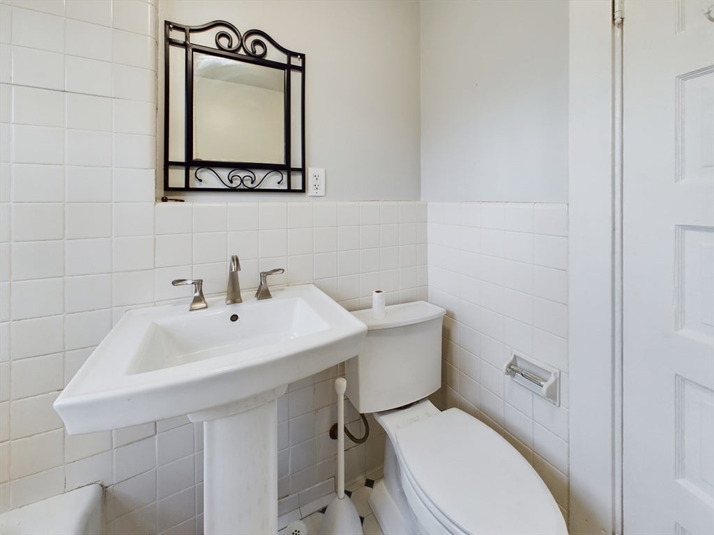 25 Rowe St #1, Newton, MA, 25 Rowe St #1, Newton, MA Photo #11