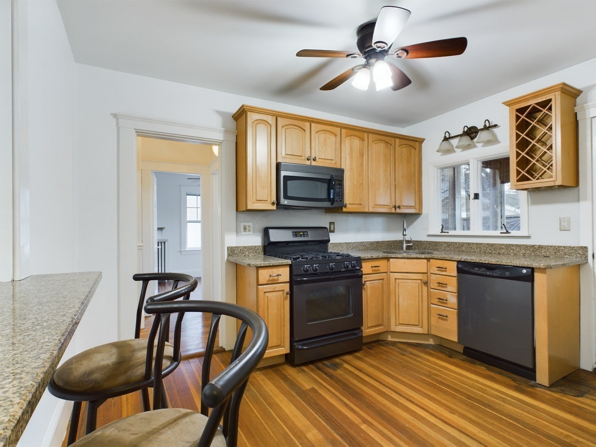 25 Rowe St #1, Newton, MA Photo #1