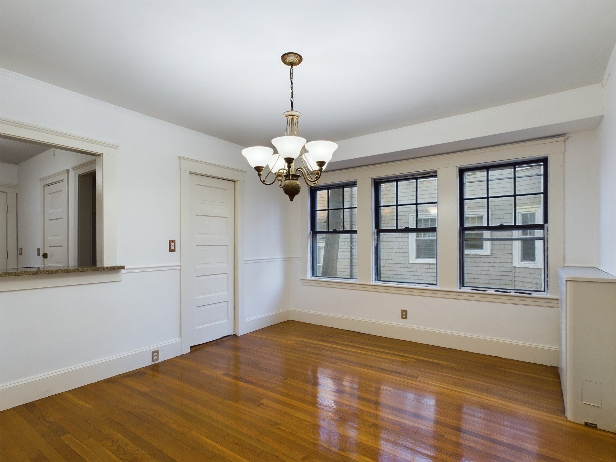 25 Rowe St #1, Newton, MA Photo #5