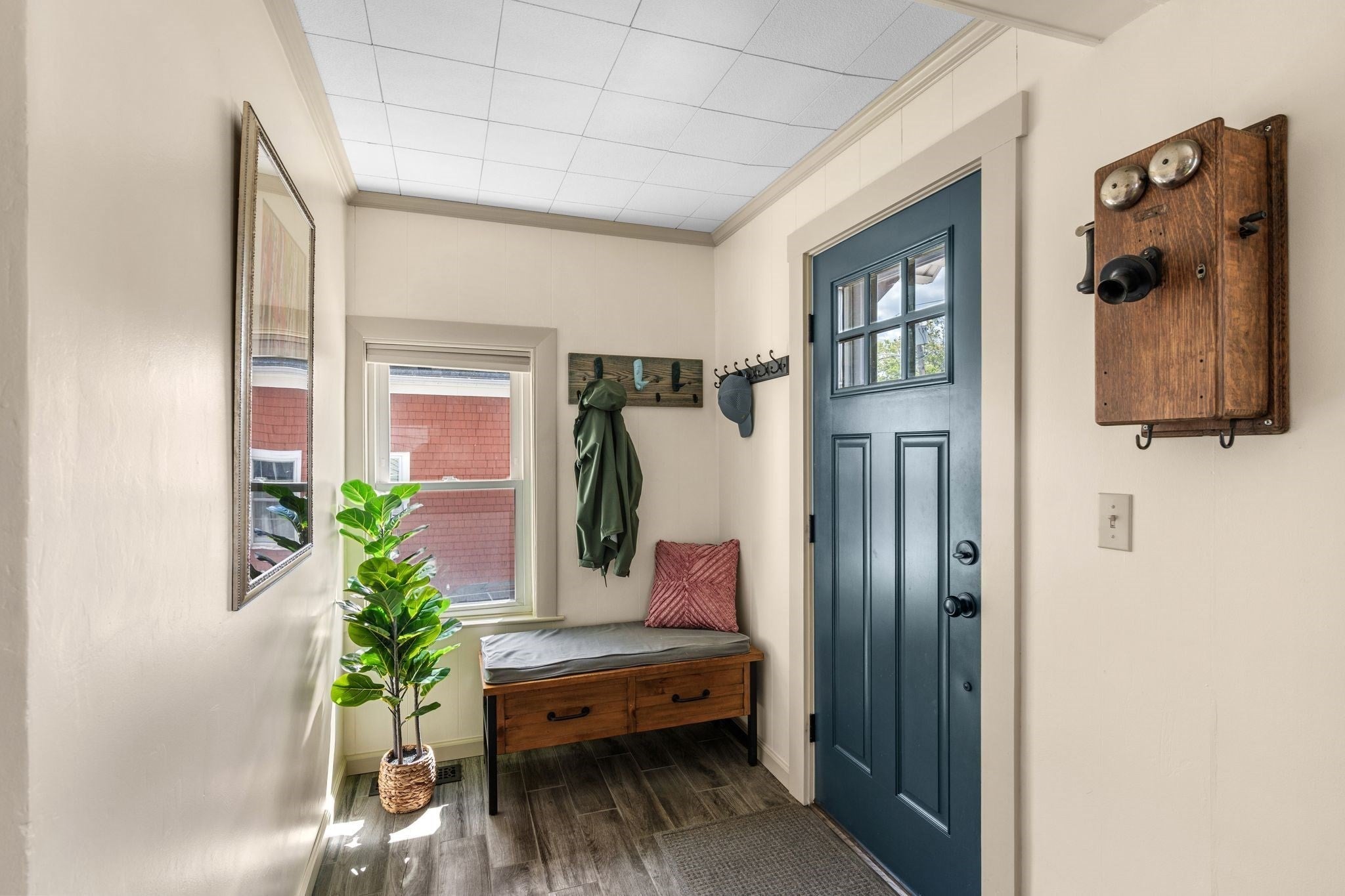 32 Crescent Ave