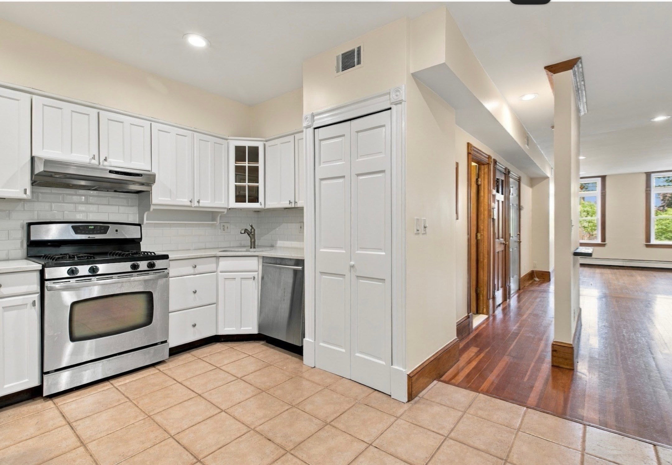 58 Myrtle St #2, Boston, MA Photo #8