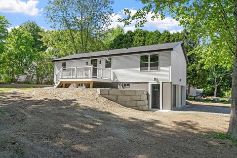 Photo of 246 Bryant St, Athol, MA 01331 (MLS # 73526800)