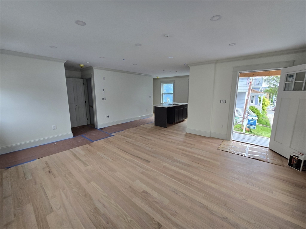 9 Swan St 1