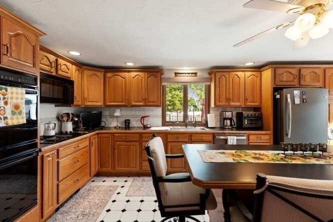 15 Marlboro Rd, Woburn, MA Photo #16