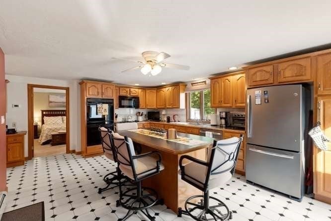 15 Marlboro Rd, Woburn, MA Photo #17