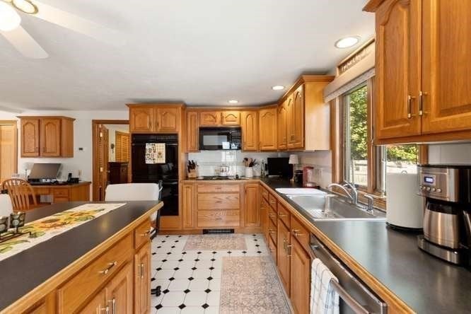 15 Marlboro Rd, Woburn, MA Photo #18