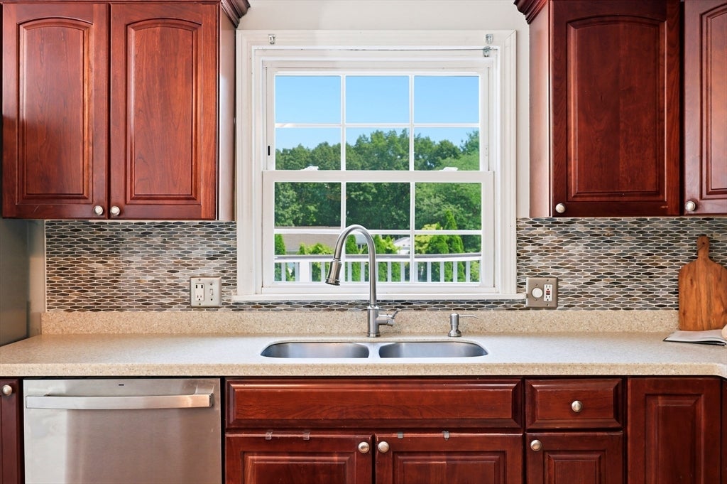 1056 North West St, Agawam, MA, 1056 North West St, Agawam, MA Photo #8