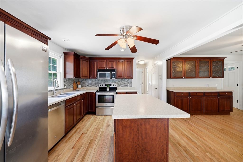 1056 North West St, Agawam, MA, 1056 North West St, Agawam, MA Photo #4