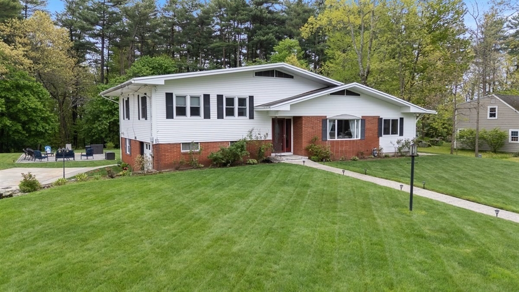 36 Fanning Ave