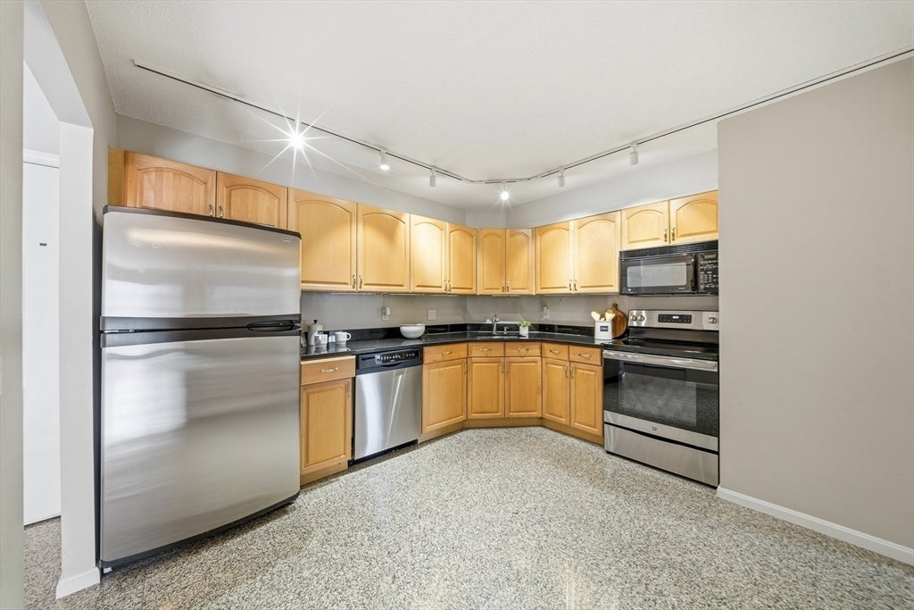 131 Coolidge Avenue 526