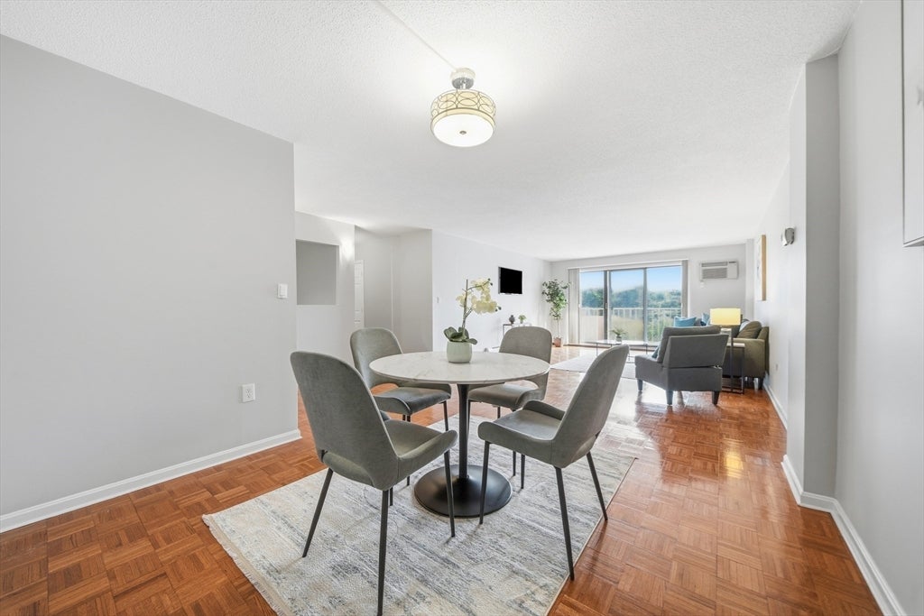131 Coolidge Avenue 526