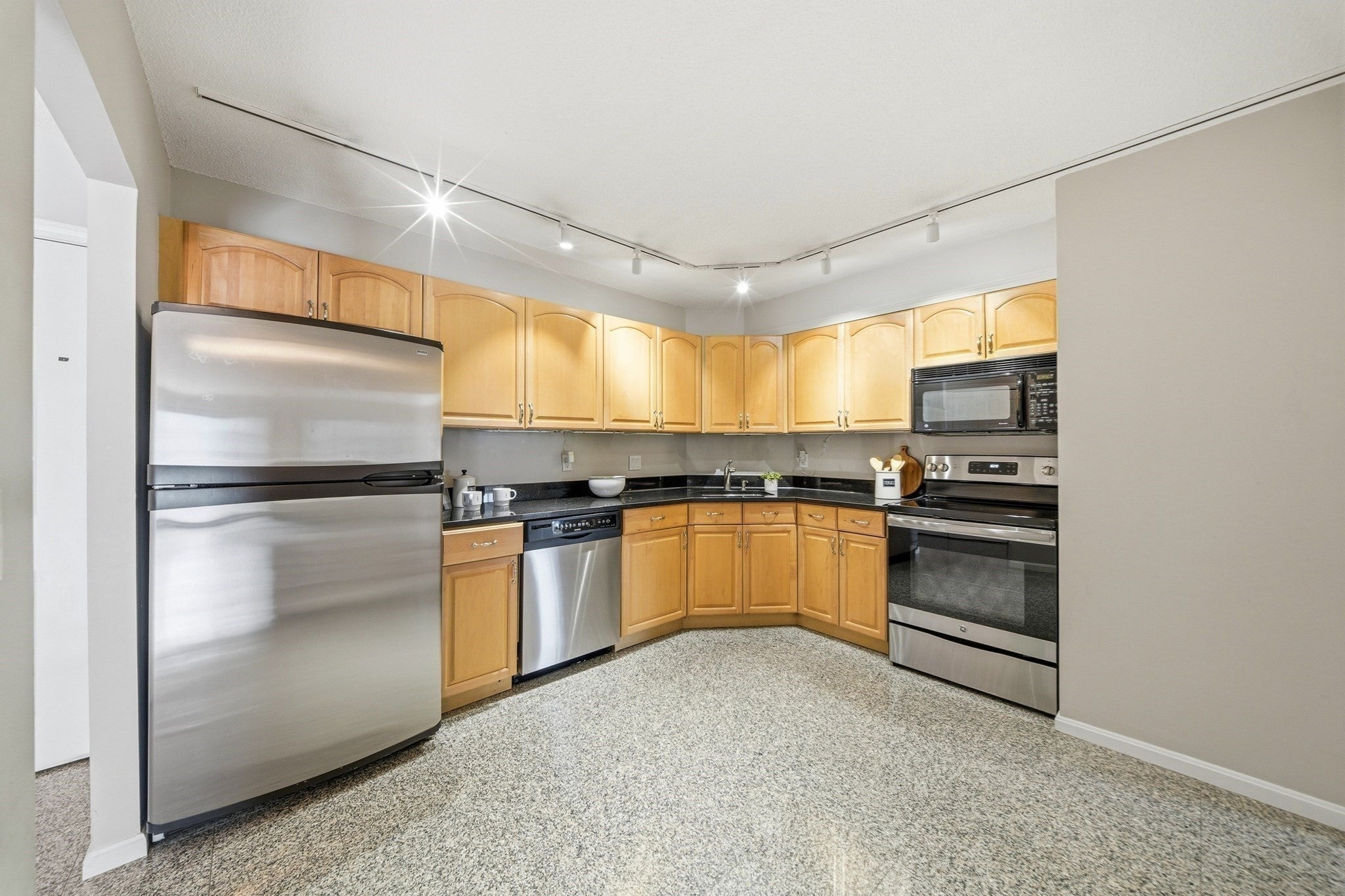 131 Coolidge Avenue 526