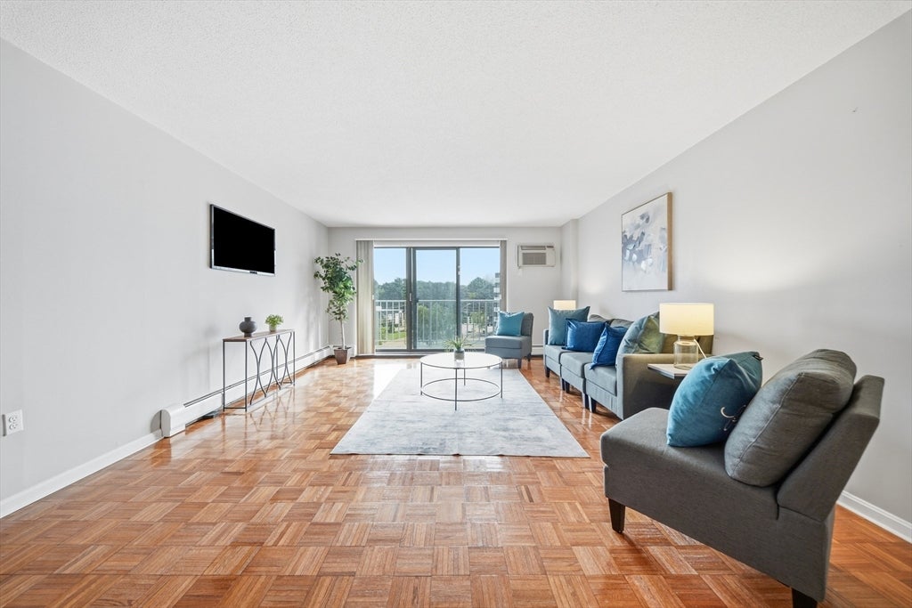 131 Coolidge Avenue 526