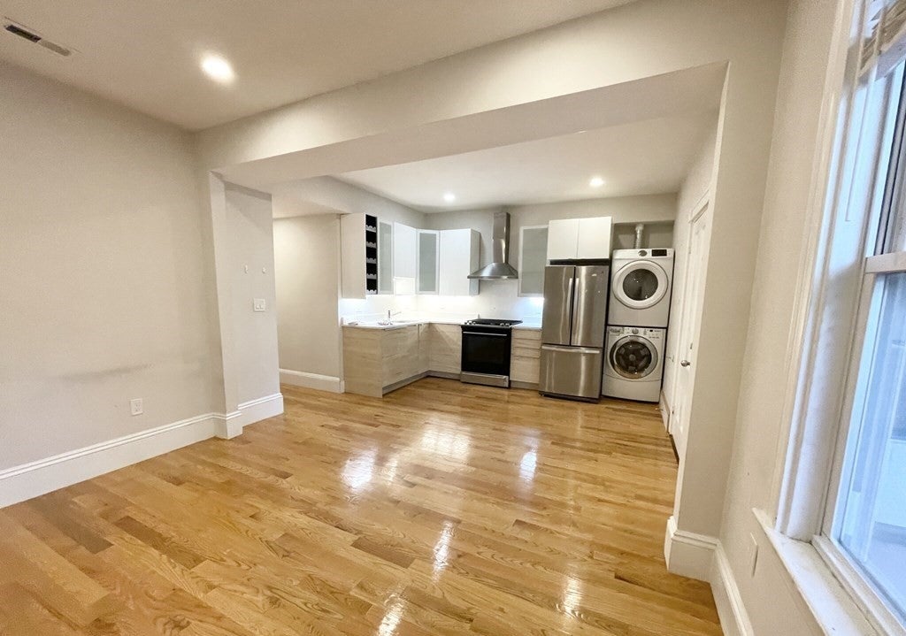 Photo 1 of 10 — 108 Buttonwood #2 Unit #2, Boston, MA 02125