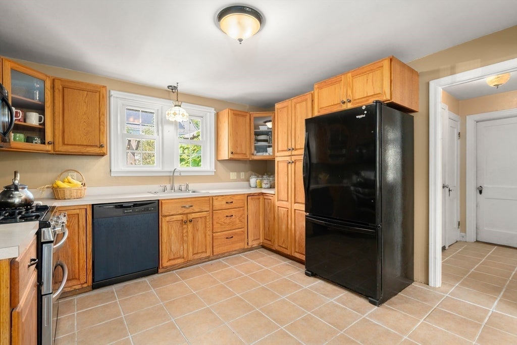 8 Cardinal RD, Worcester, MA, 8 Cardinal RD, Worcester, MA Photo #4