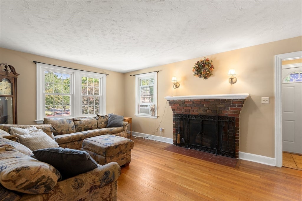 8 Cardinal RD, Worcester, MA, 8 Cardinal RD, Worcester, MA Photo #12