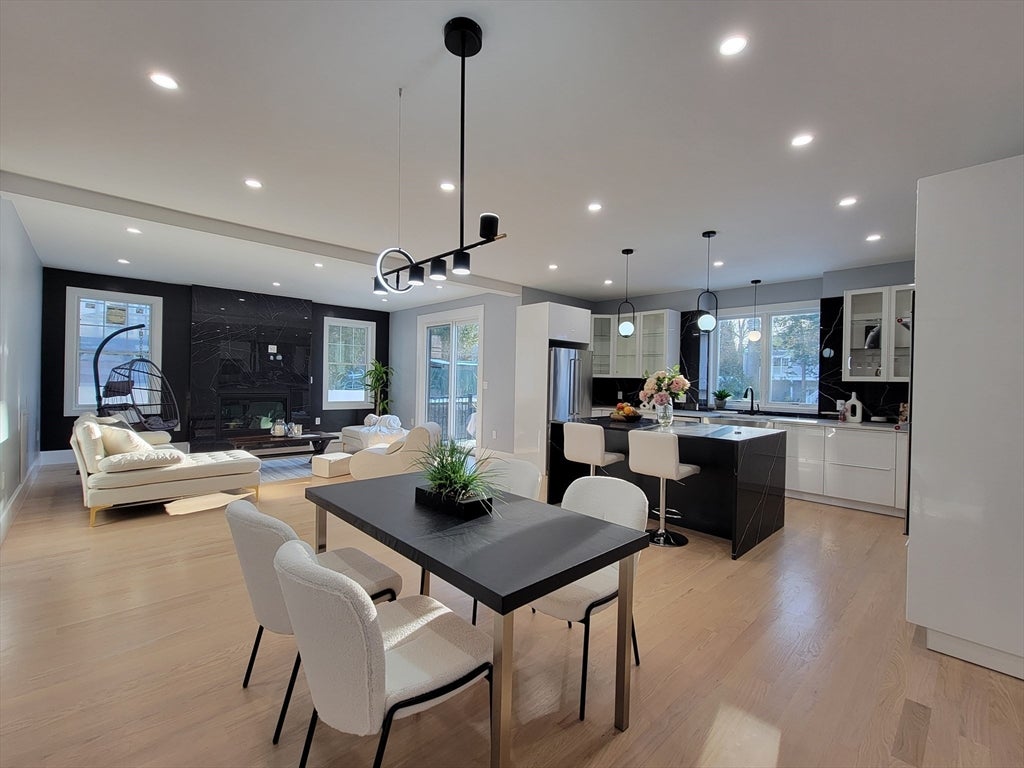 55 Oak Ave