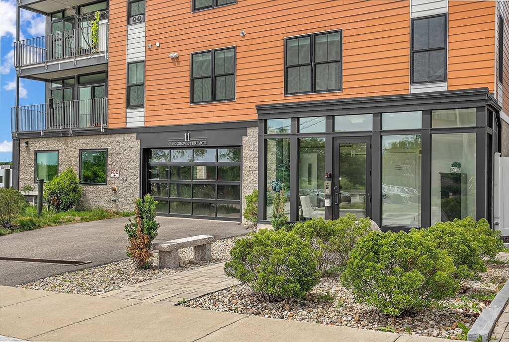 11 Oak Grove Ter 402