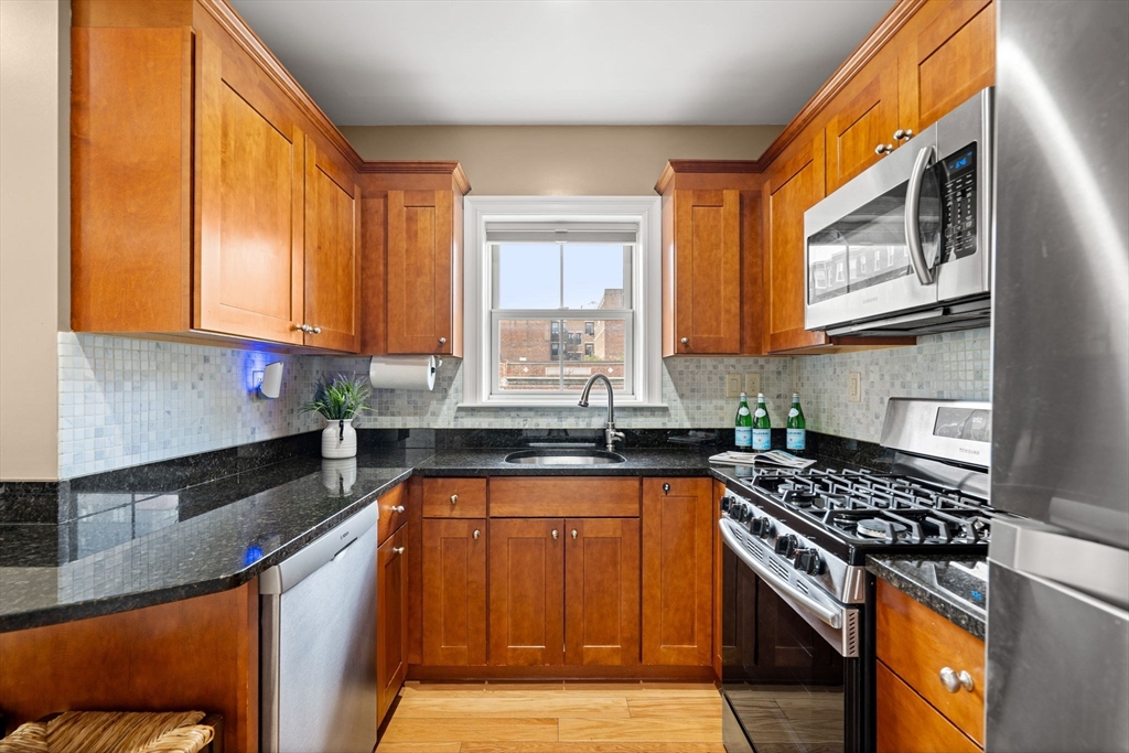 126 Jersey St 201