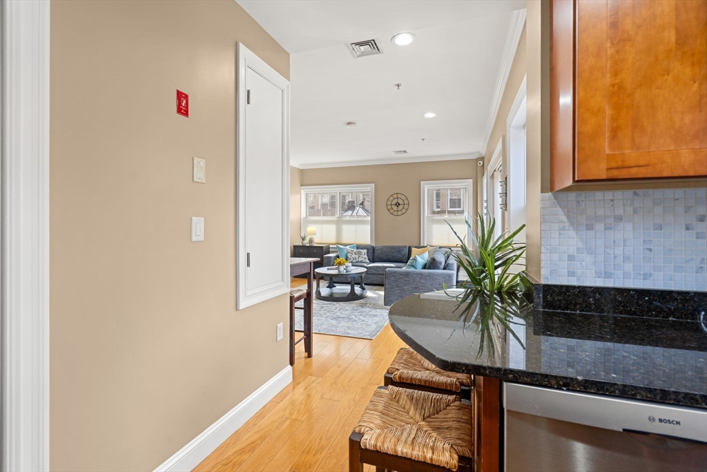 126 Jersey St 201