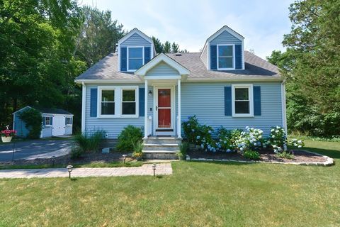 Single Family Residence in Walpole MA 140 Lincoln Rd.jpg