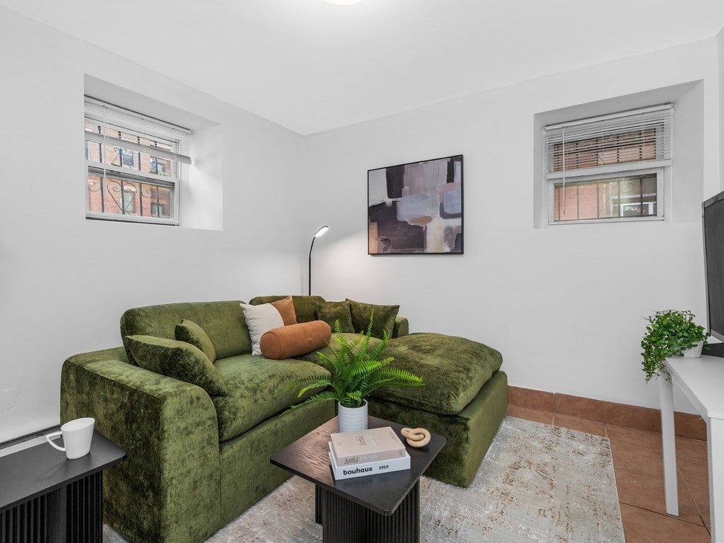 32A Glenville Avenue 32A